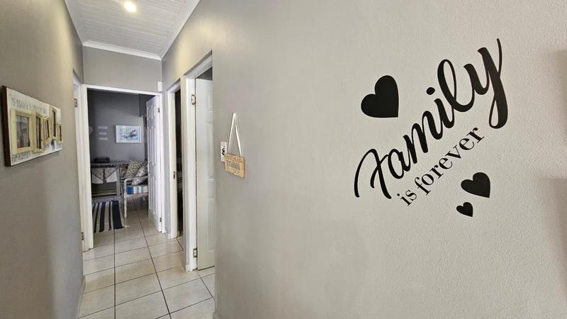 3 Bedroom Property for Sale in Britannia Bay Western Cape